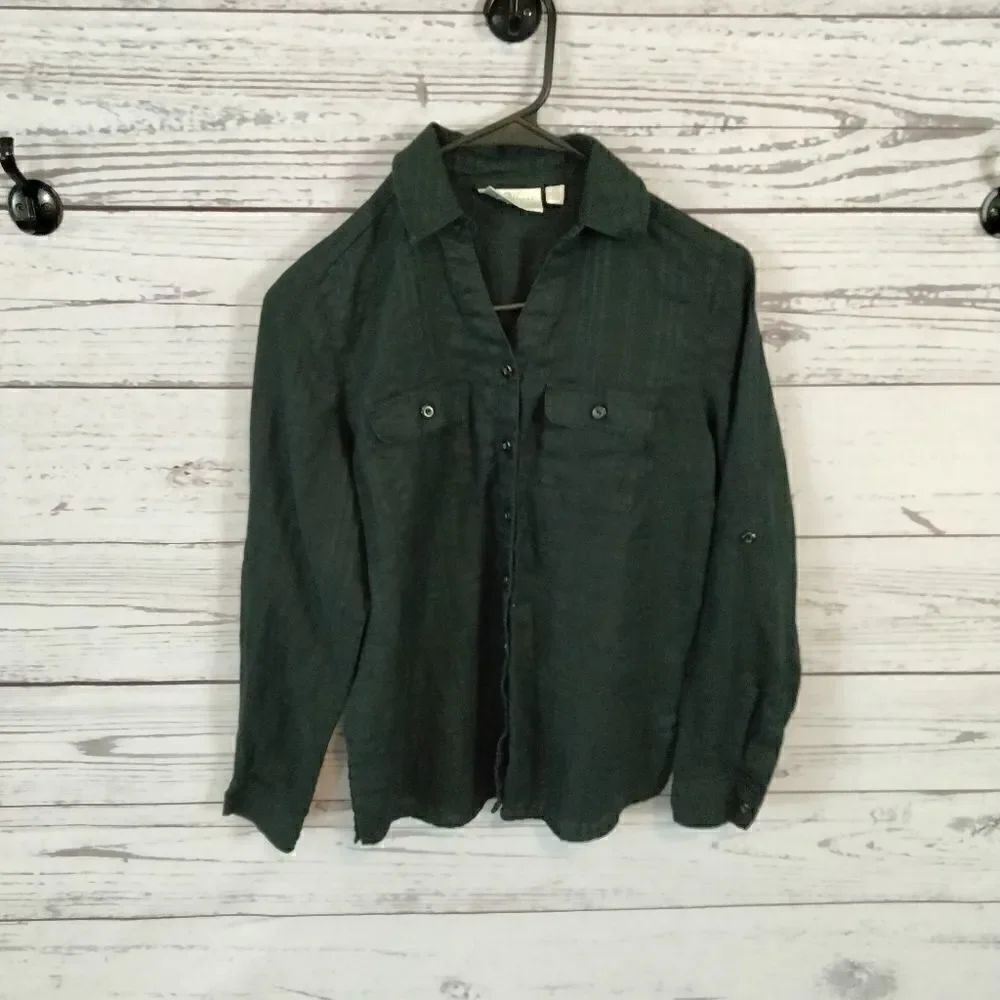 "Studio Works" woman's button up shirt - Picture 2 of 8